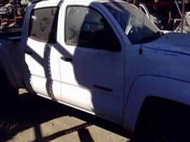2008 TOYOTA TACOMA WHITE SR5 CREW CAB 4.0 AT 2WD.  Z24863